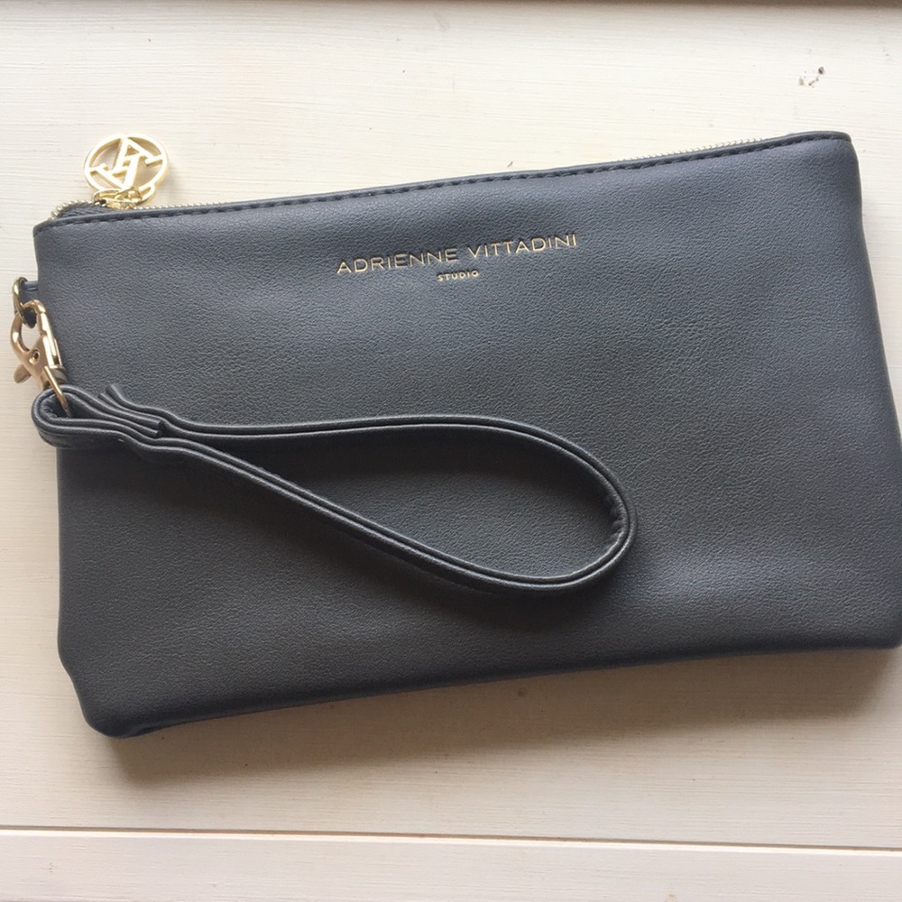 Adrienne Vittadini power charging clutch